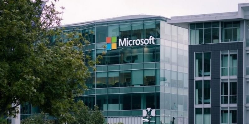 Omicron Threat Compells Microsoft to Ditch CES 2022